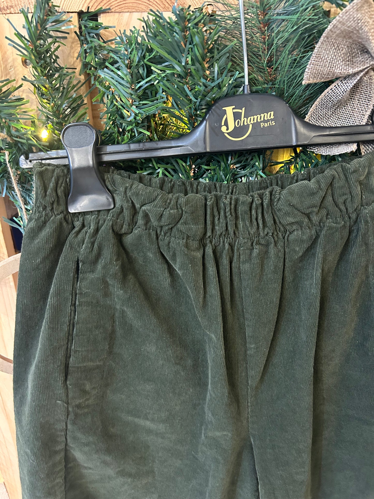 Pantalon Magique en velours kaki - Johanna Paris