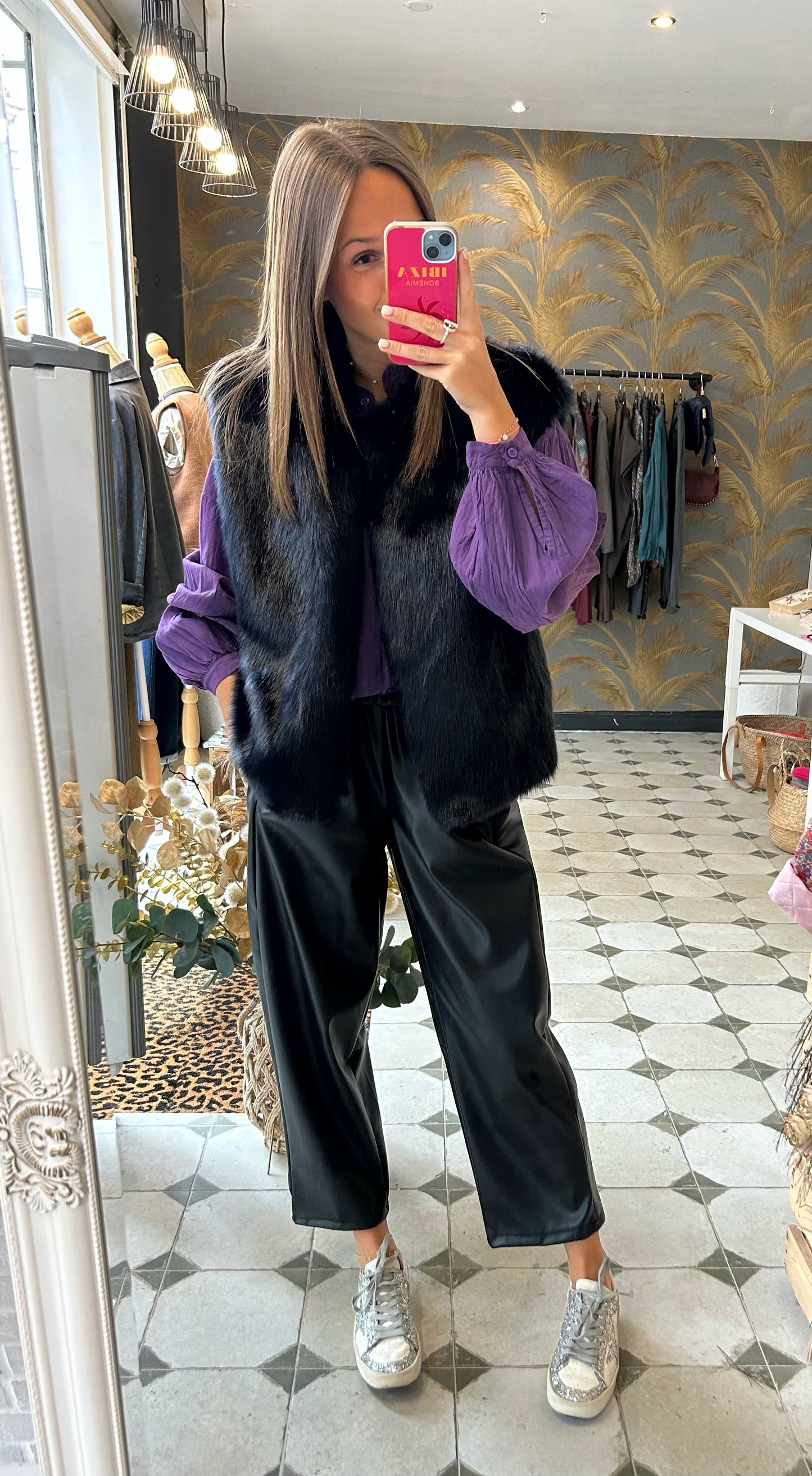 Pantalon magique en simili cuir noir - Johanna Paris