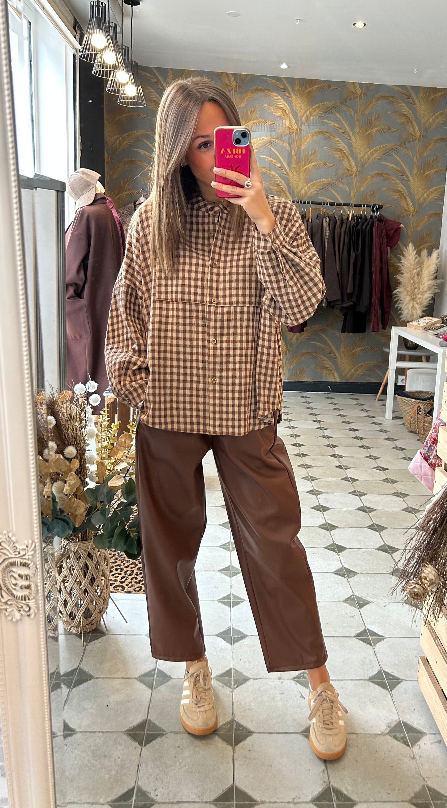 Pantalon magique en simili cuir camel - Johanna Paris