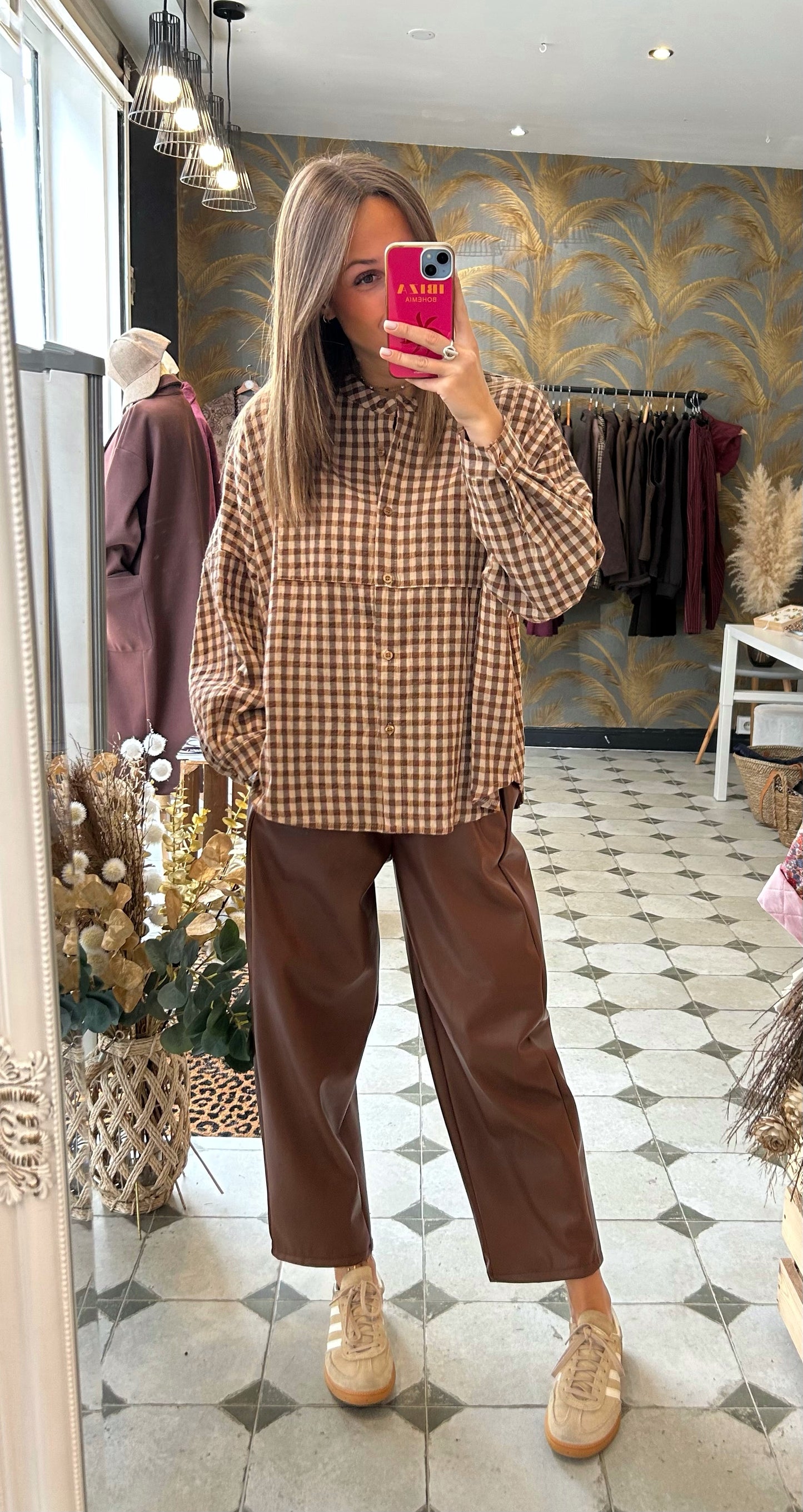 Pantalon magique en simili cuir camel - Johanna Paris
