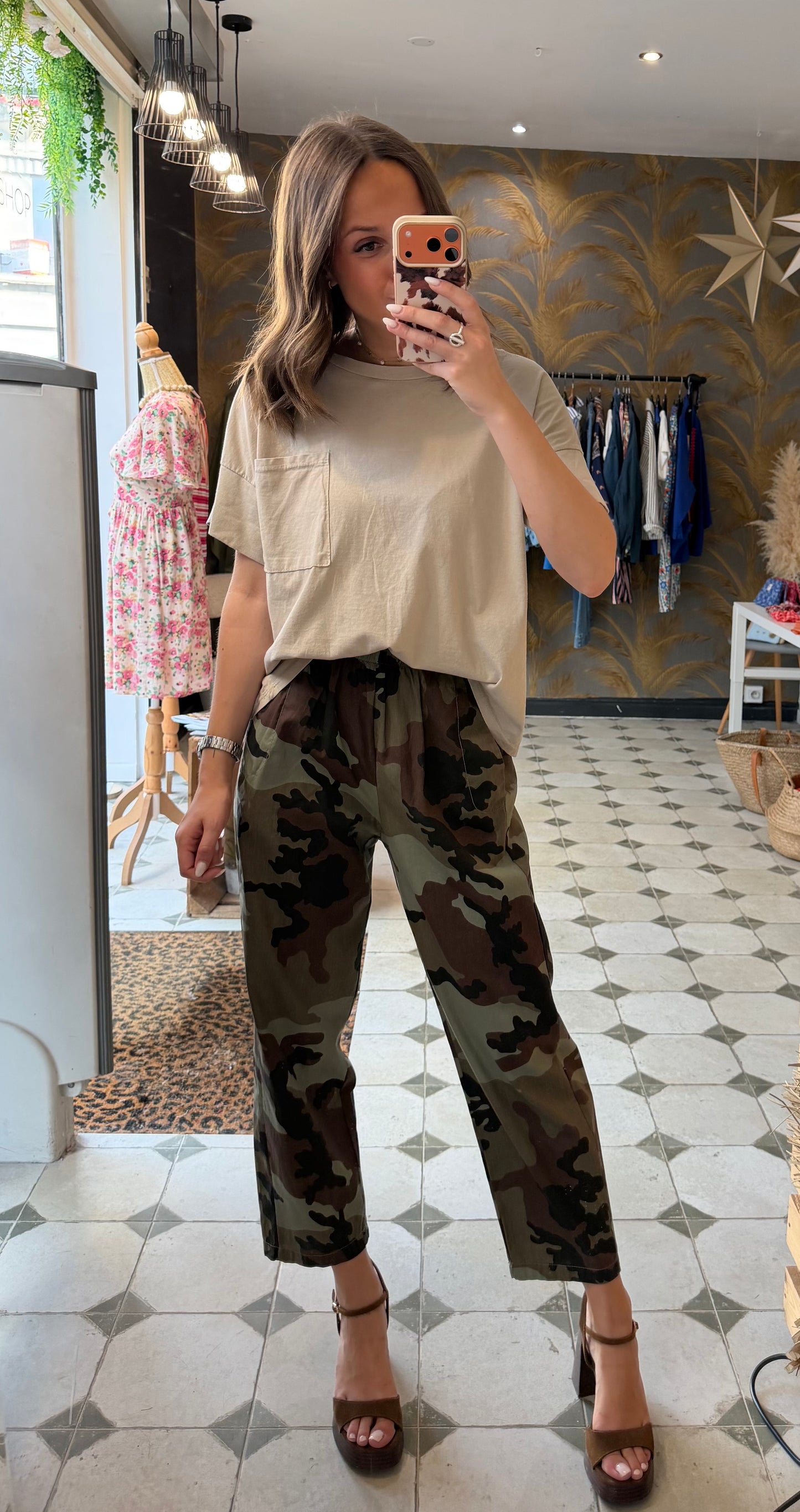 T-Shirt avec poche beige - Johanna Paris