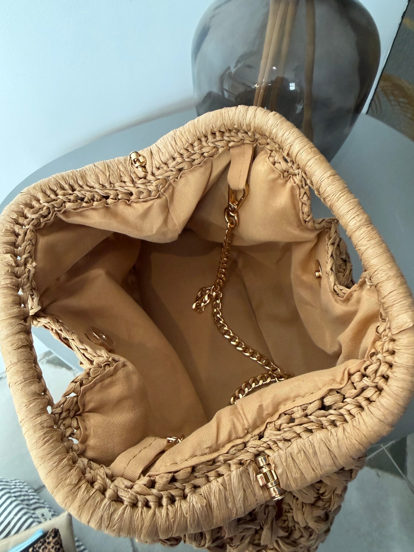 Pochette en raphia