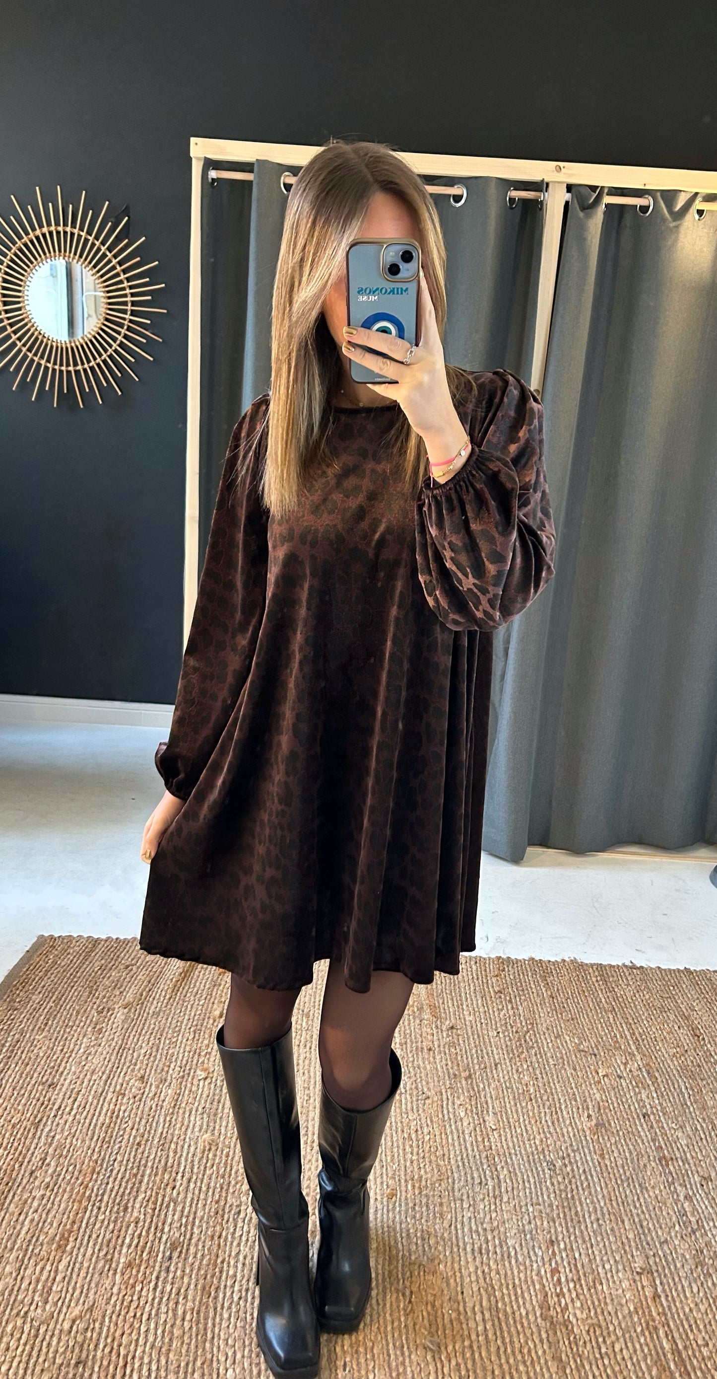 Robe courte en velours léopard