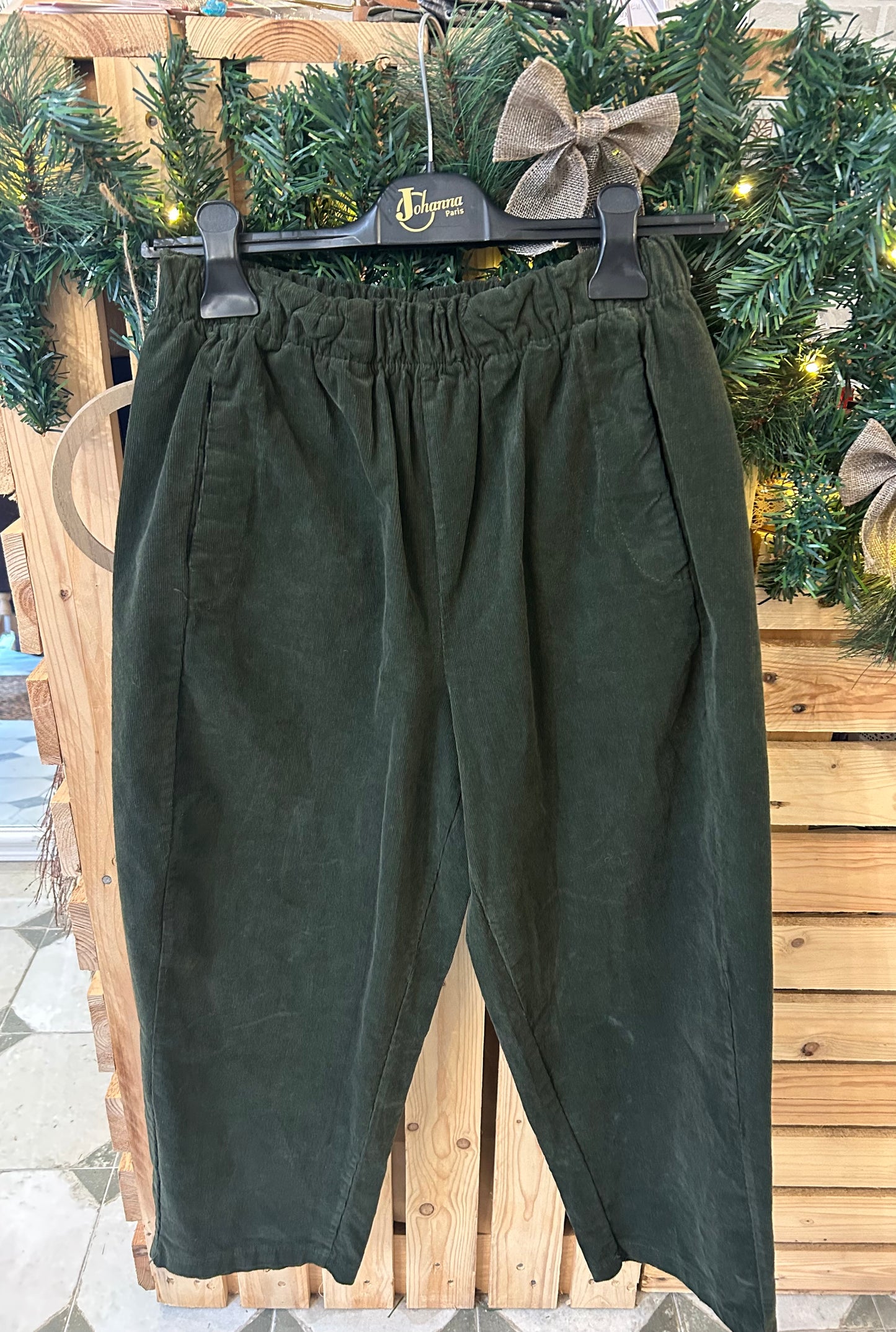 Pantalon Magique en velours kaki - Johanna Paris