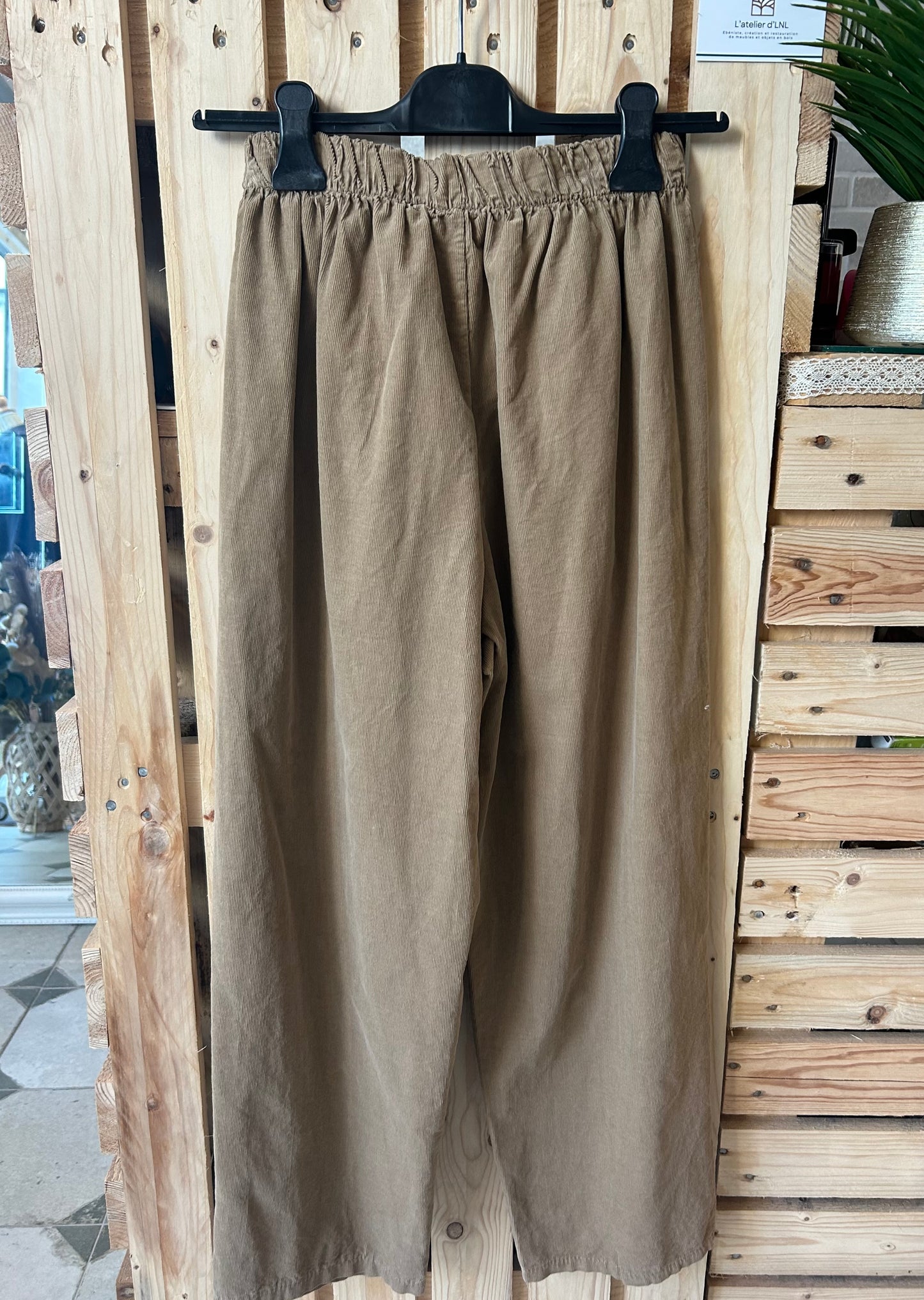 Pantalon Magique en velours camel - Johanna Parisn