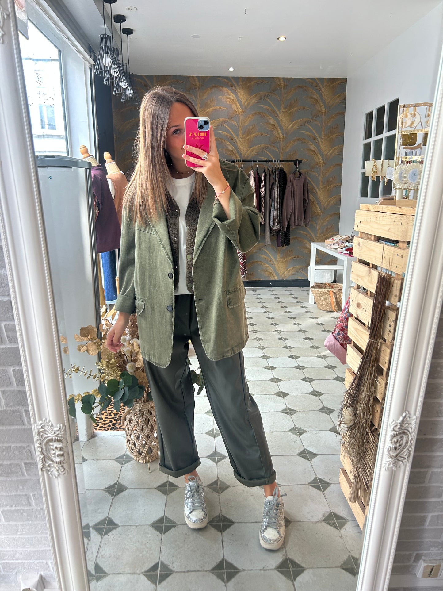 Pantalon style magique en simili cuir kaki