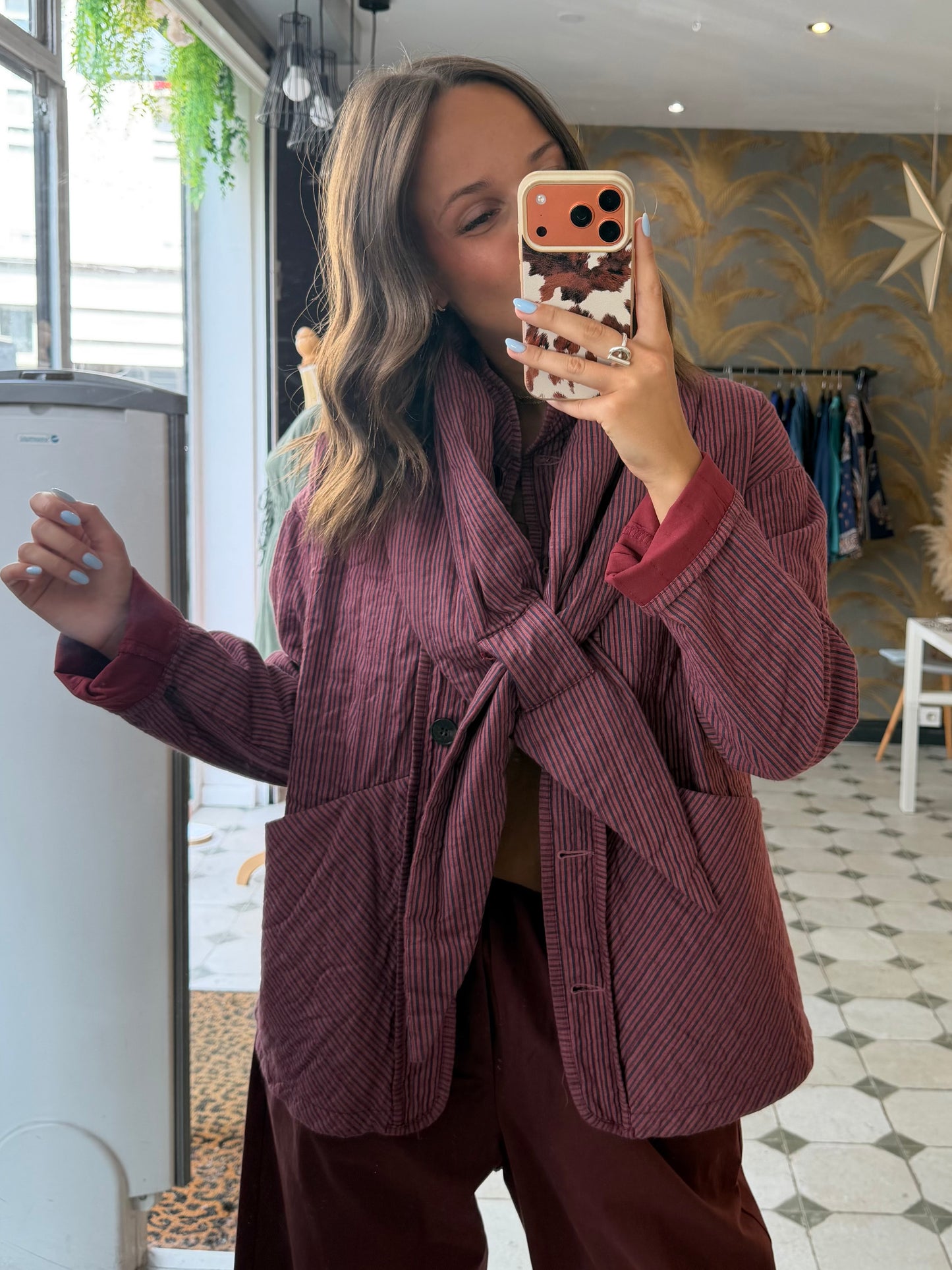 Veste avec écharpe bordeaux - Johanna Paris