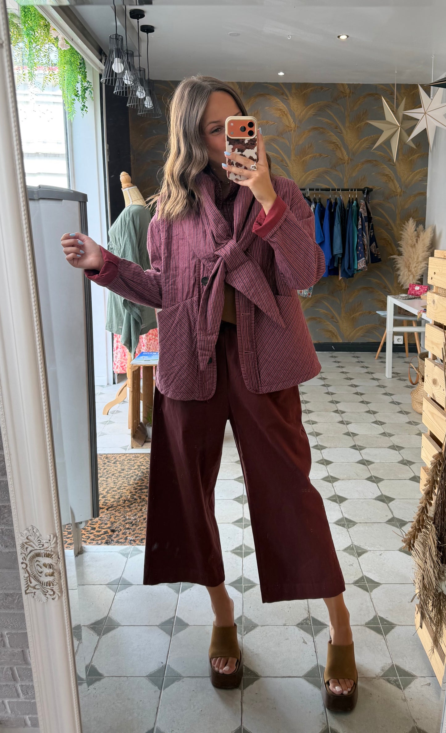 Veste avec écharpe bordeaux - Johanna Paris