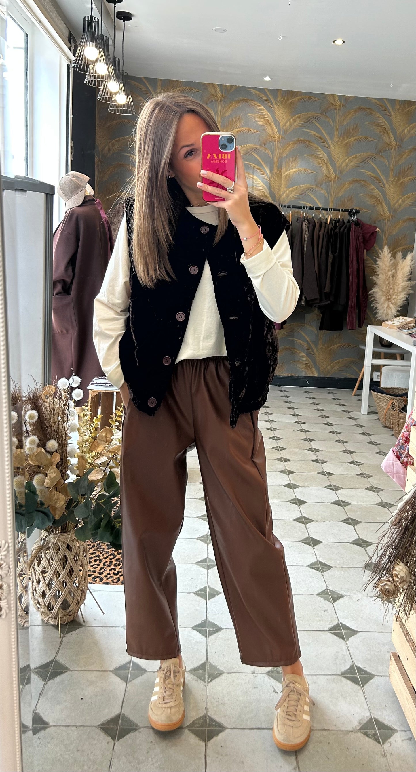 Pantalon magique en simili cuir camel - Johanna Paris