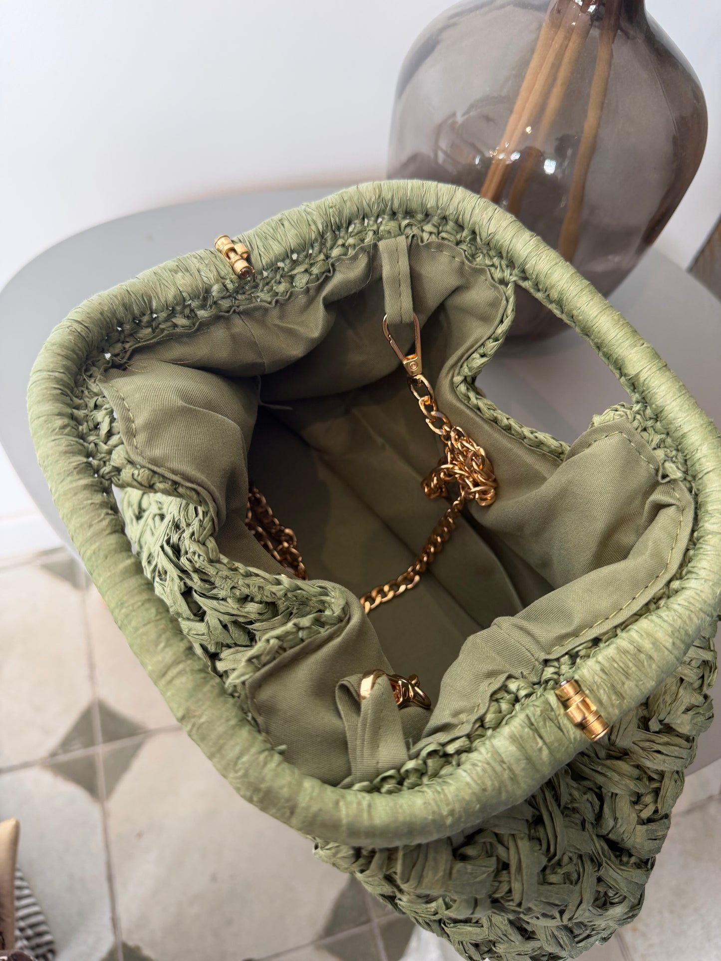 Pochette en raphia