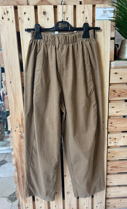 Pantalon Magique en velours camel - Johanna Parisn