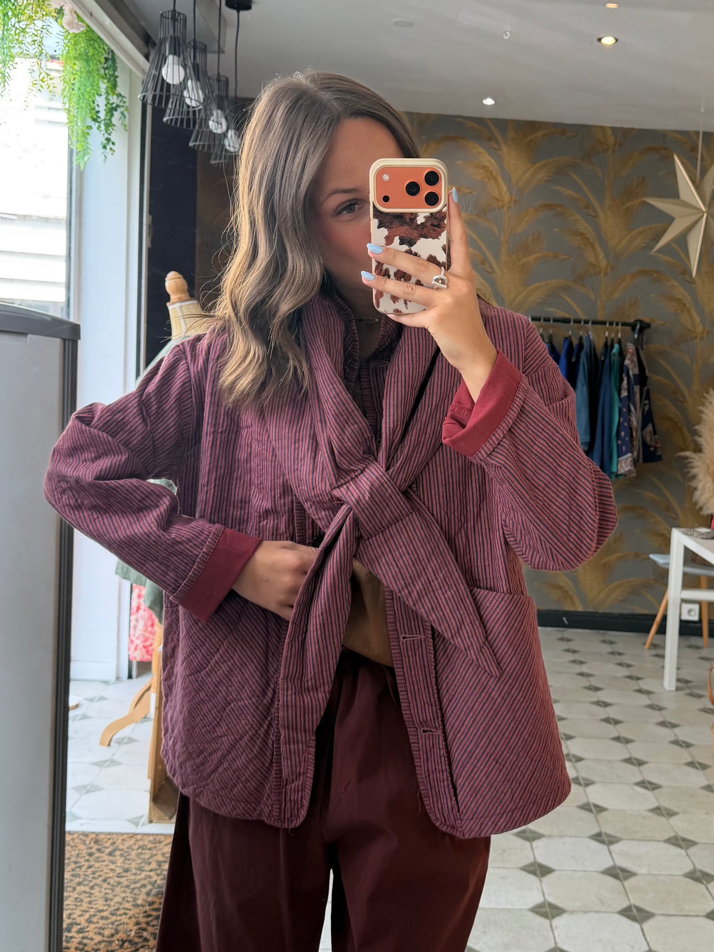 Veste avec écharpe bordeaux - Johanna Paris