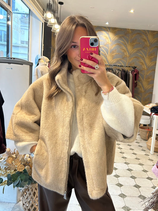 Veste/Cape en fausse fourrure