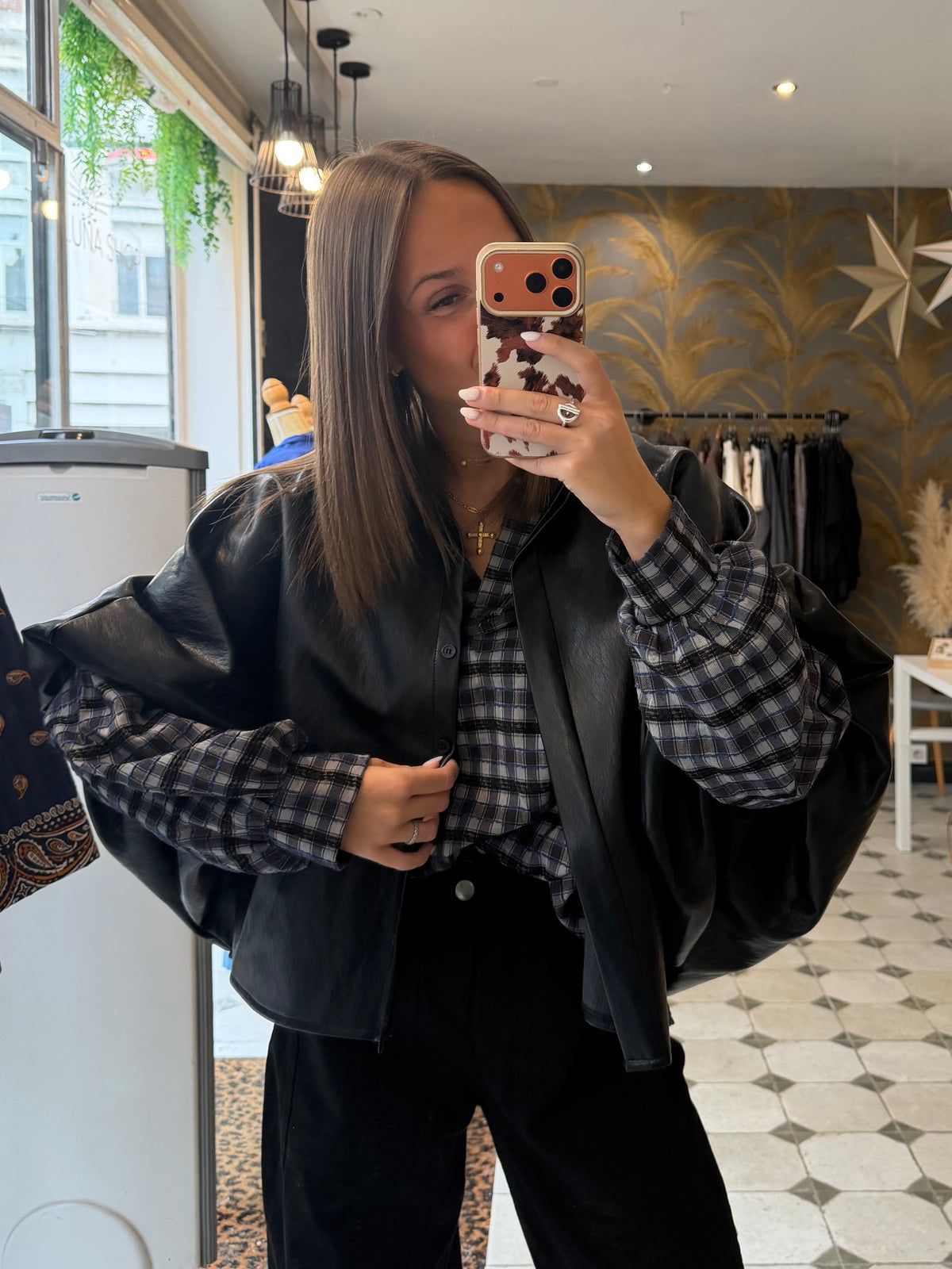 Chemise en similicuir noire - Johanna Paris