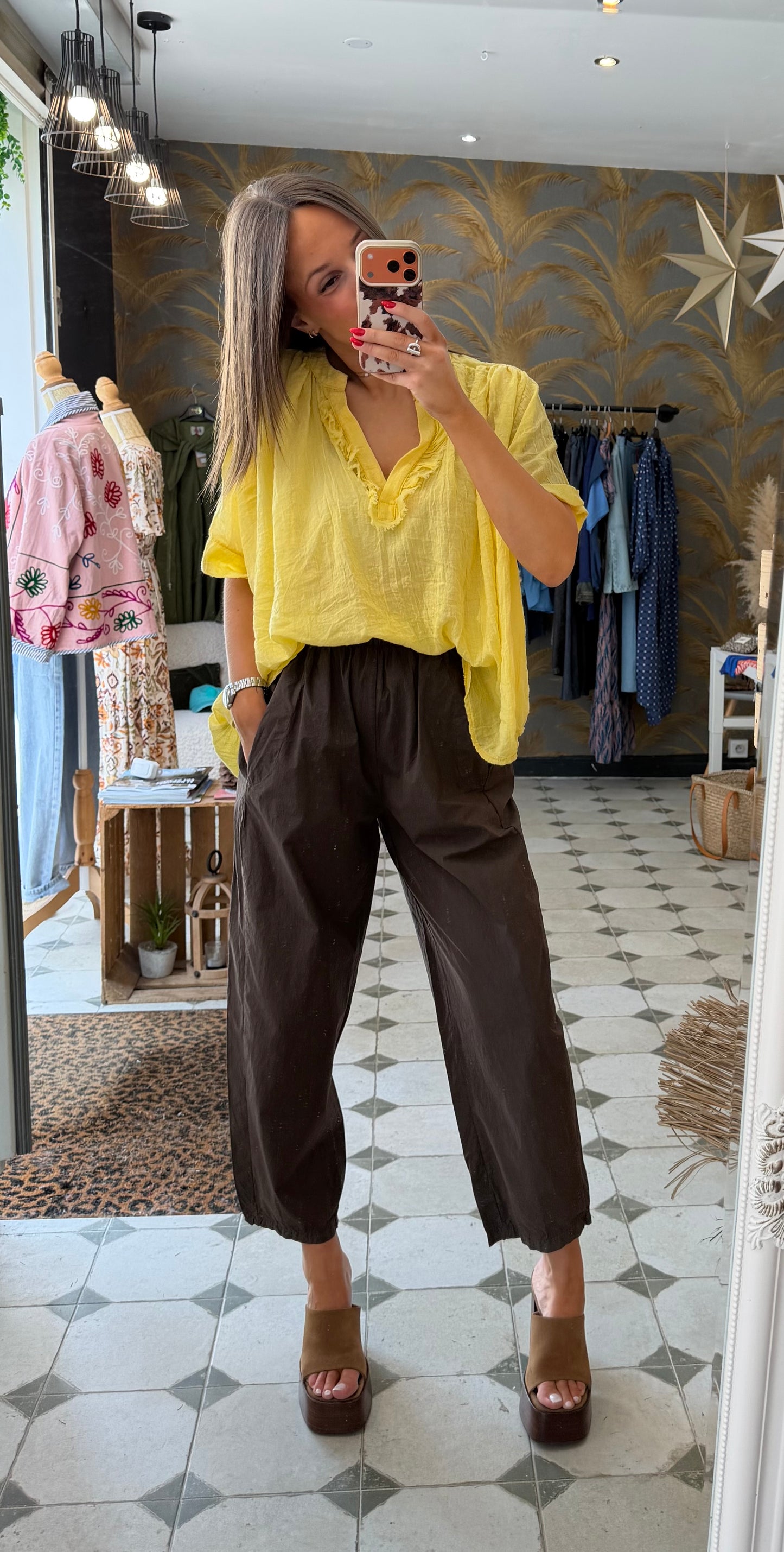 Pantalon Magique en toile fine chocolat - Johanna Paris