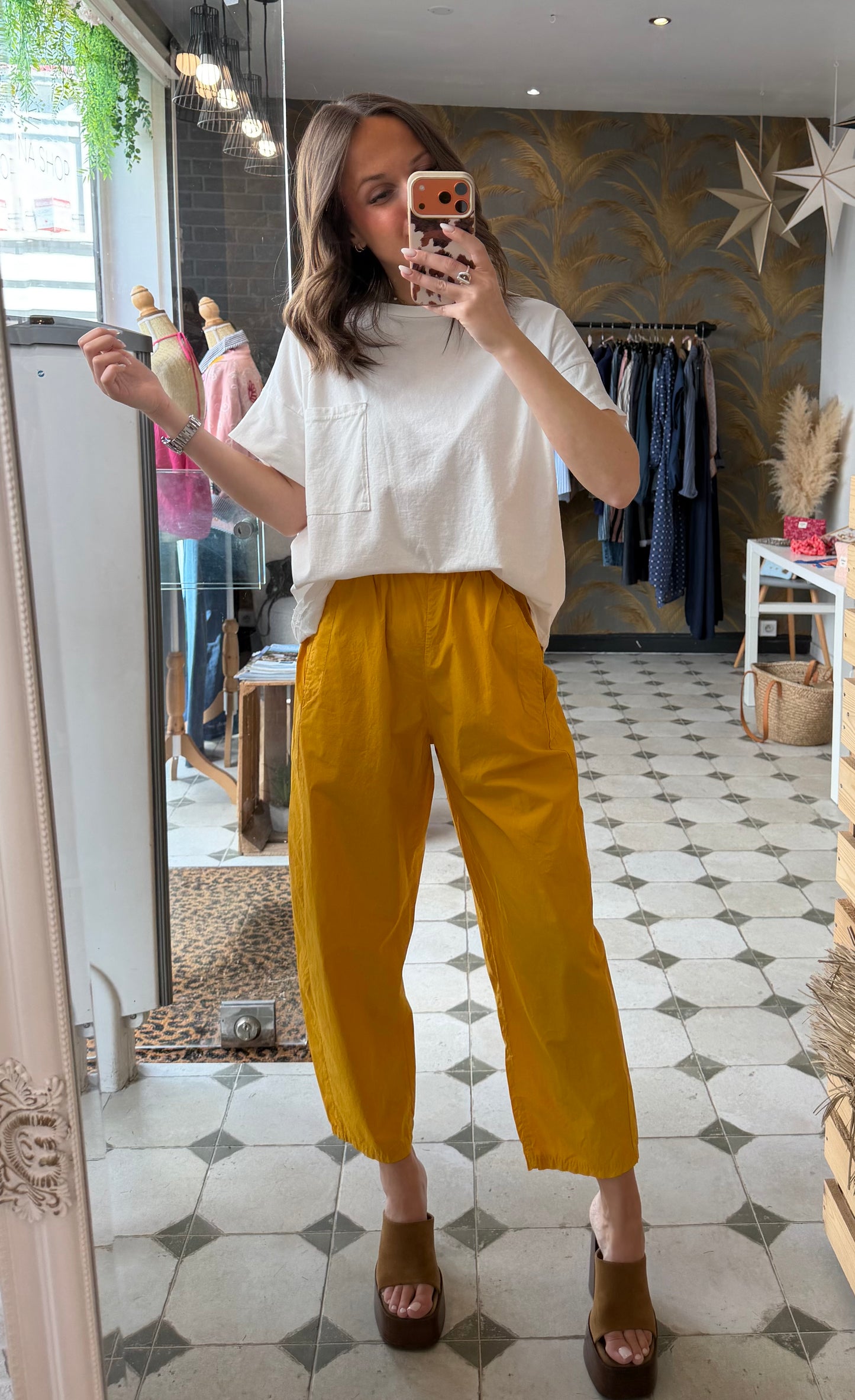 Pantalon Magique en toile fine jaune/moutarde - Johanna Paris