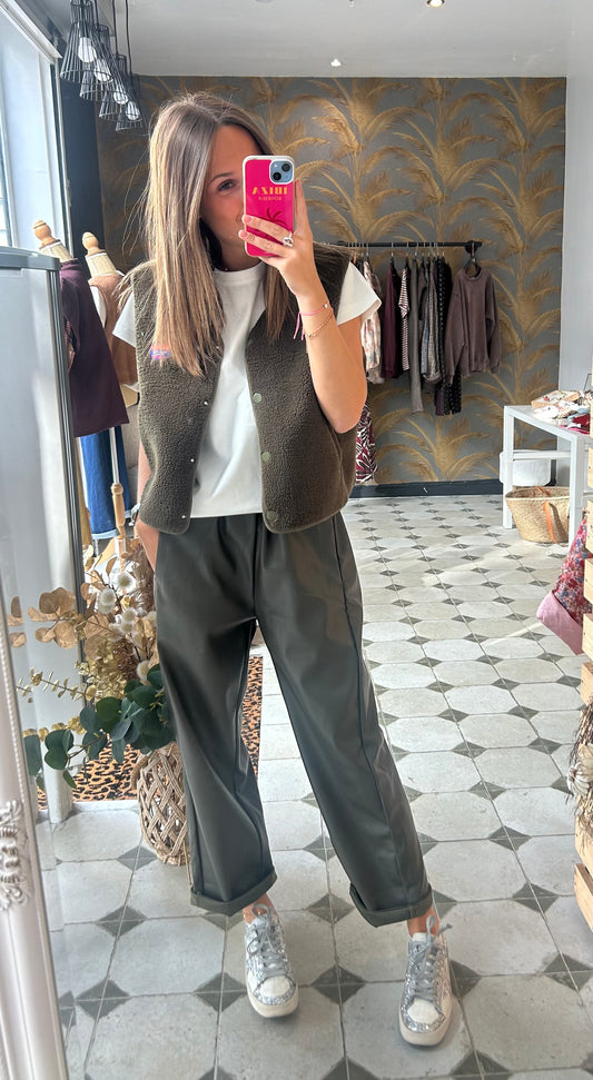 Pantalon style magique en simili cuir kaki