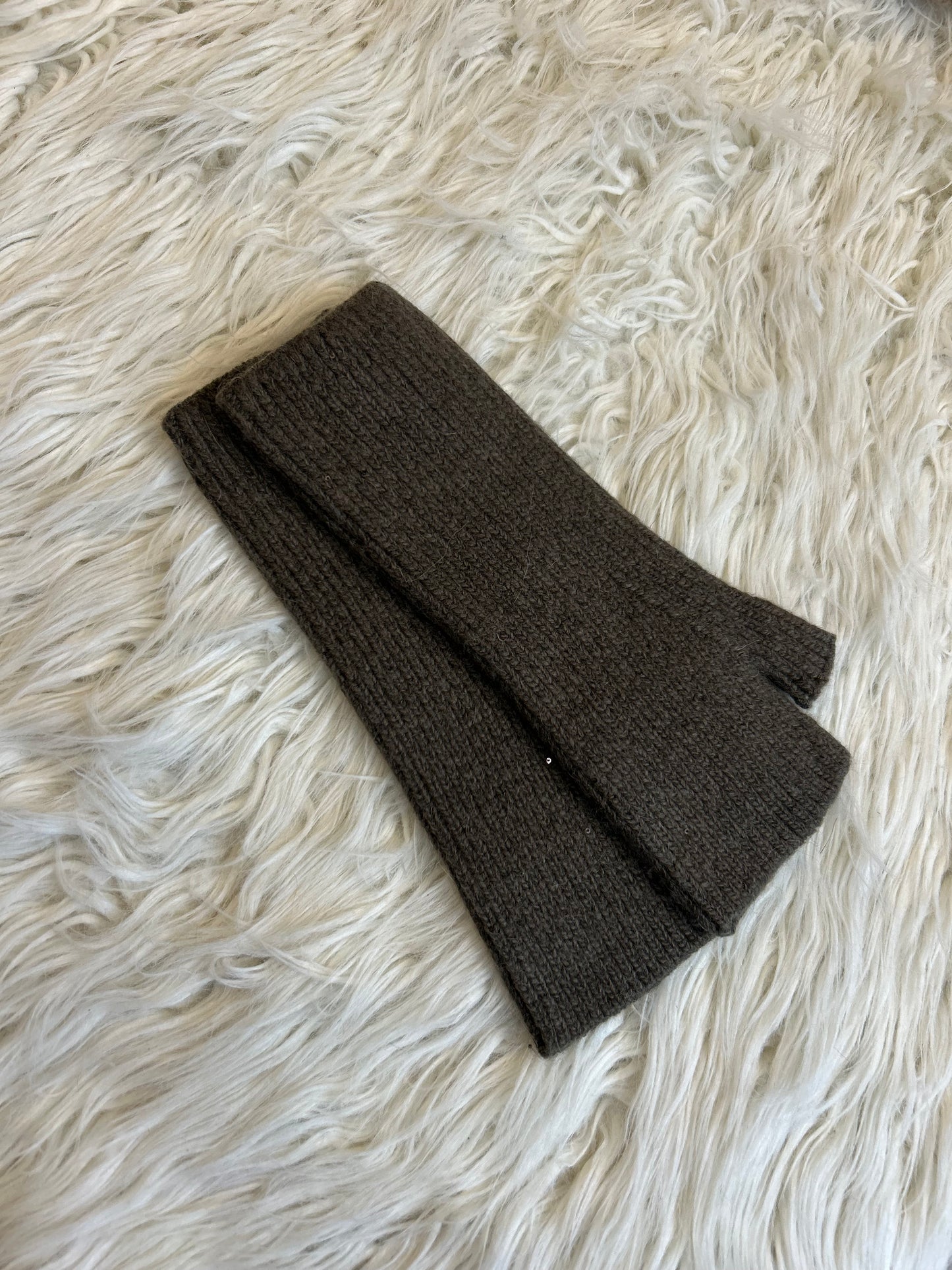 Mitaines avec des sequins - kaki