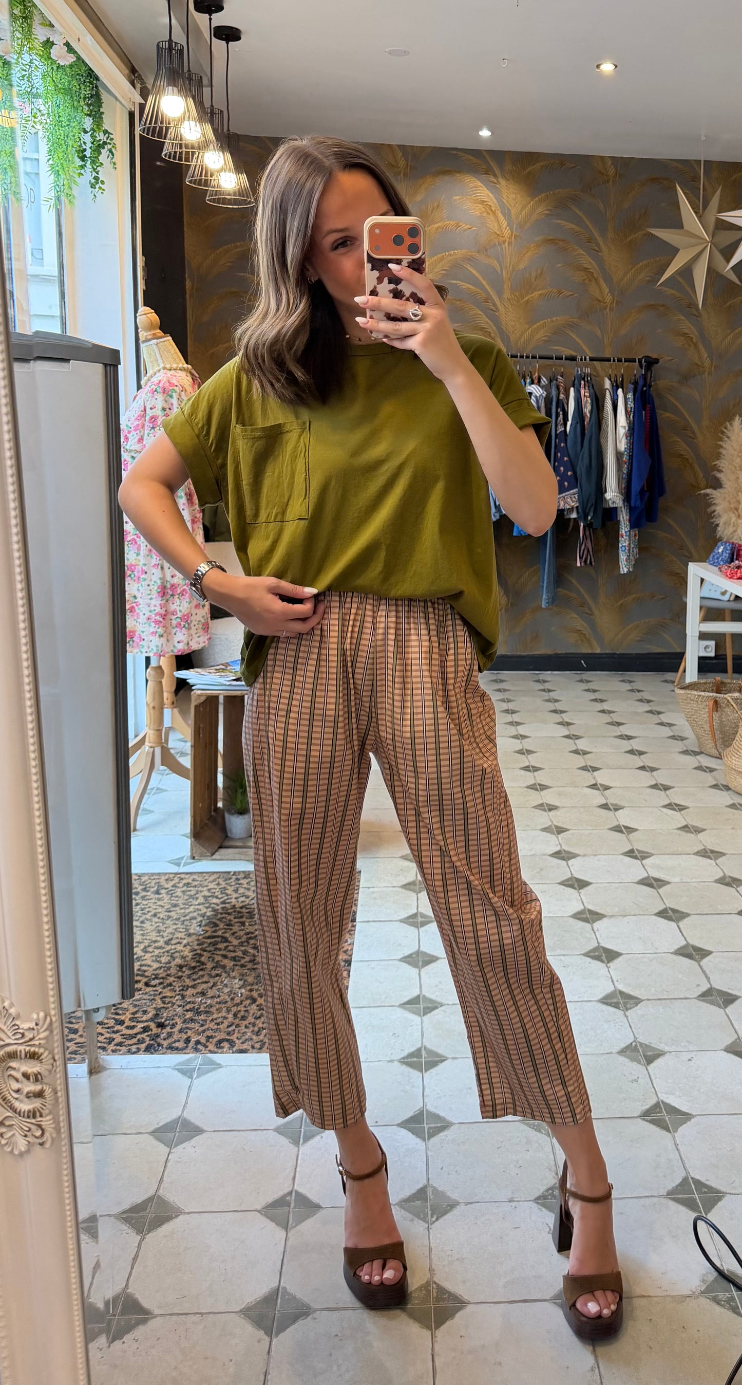 T-Shirt avec poche vert olive - Johanna Paris