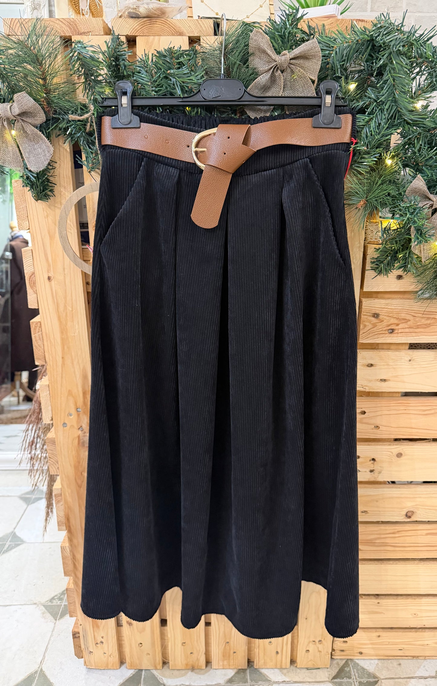 Jupe longue Marlène en velours noire - Johanna Paris